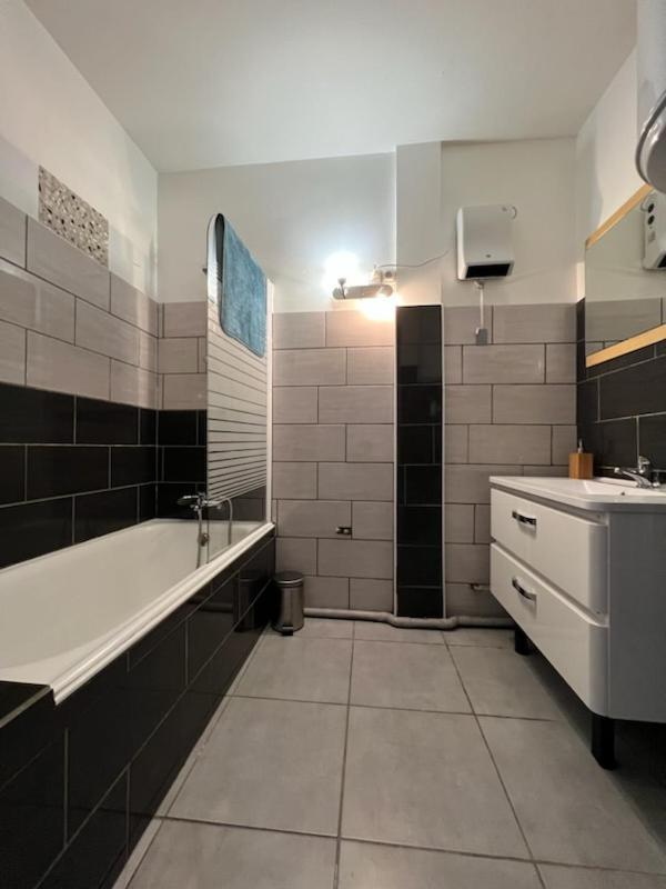 La Dolce Vita -T2 52M2- Dernier Etage- Terrasse-Parking-Wifi Fibre Leilighet Tarbes Eksteriør bilde